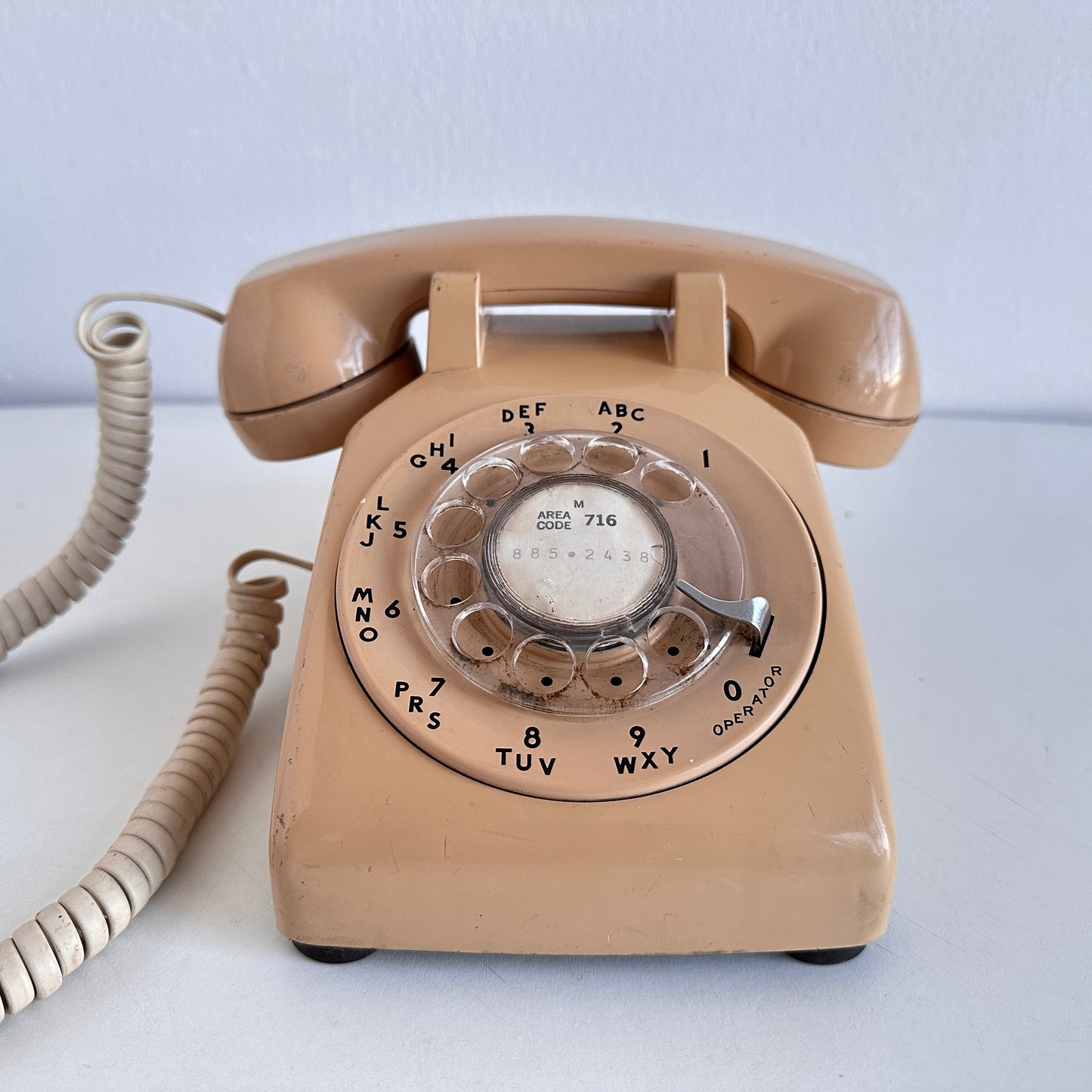 EL089 TAN ROTARY PHONE