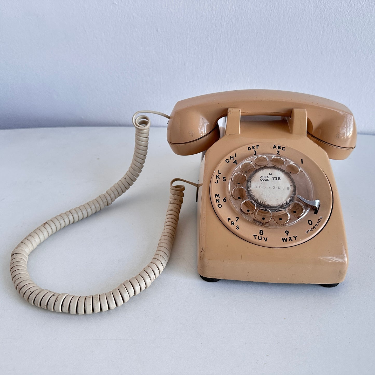 EL089 TAN ROTARY PHONE