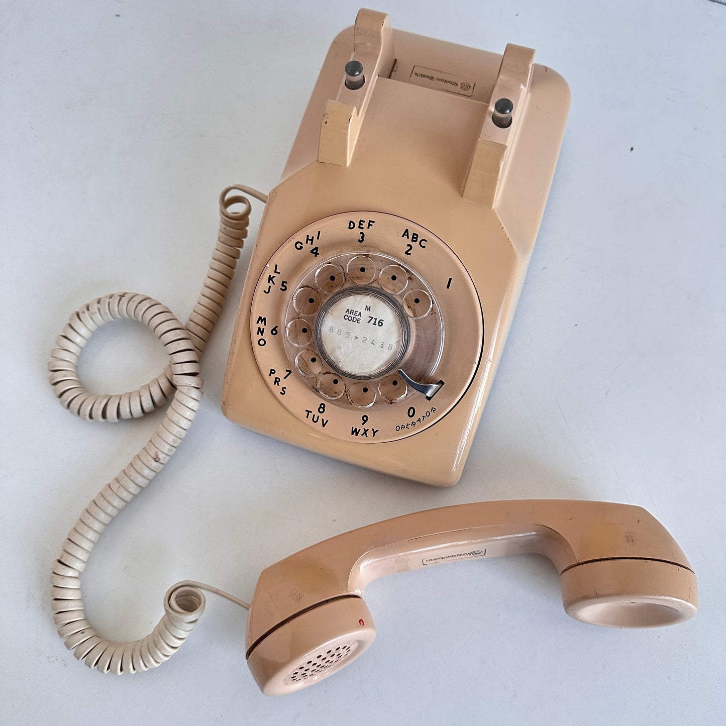 EL089 TAN ROTARY PHONE
