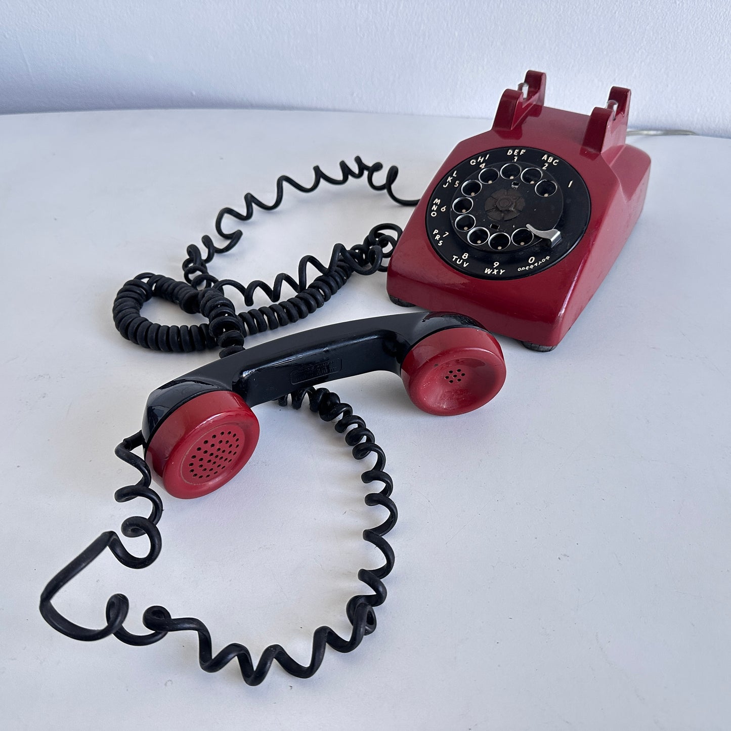 EL092 BLACK & RED ROTARY PHONE