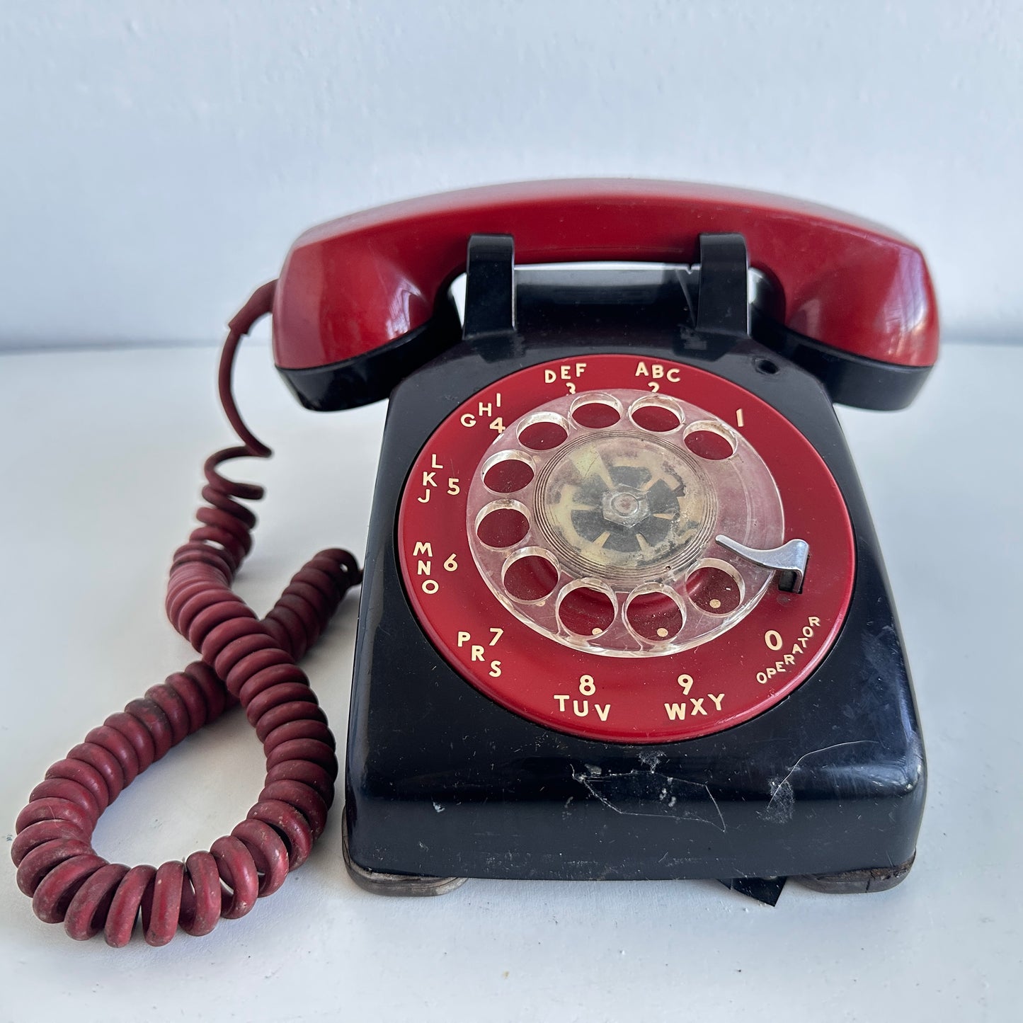 EL093 RED & BLACK ROTARY PHONE