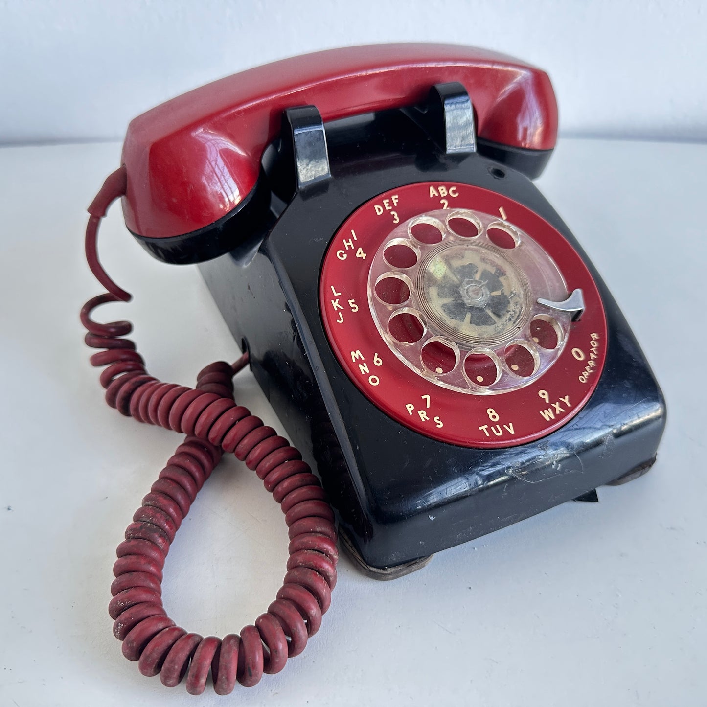 EL093 RED & BLACK ROTARY PHONE