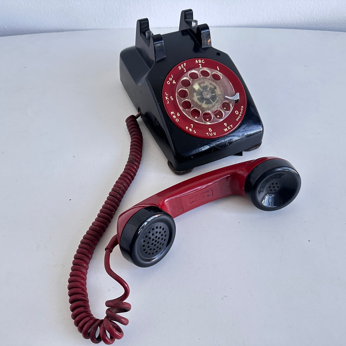 EL093 RED & BLACK ROTARY PHONE