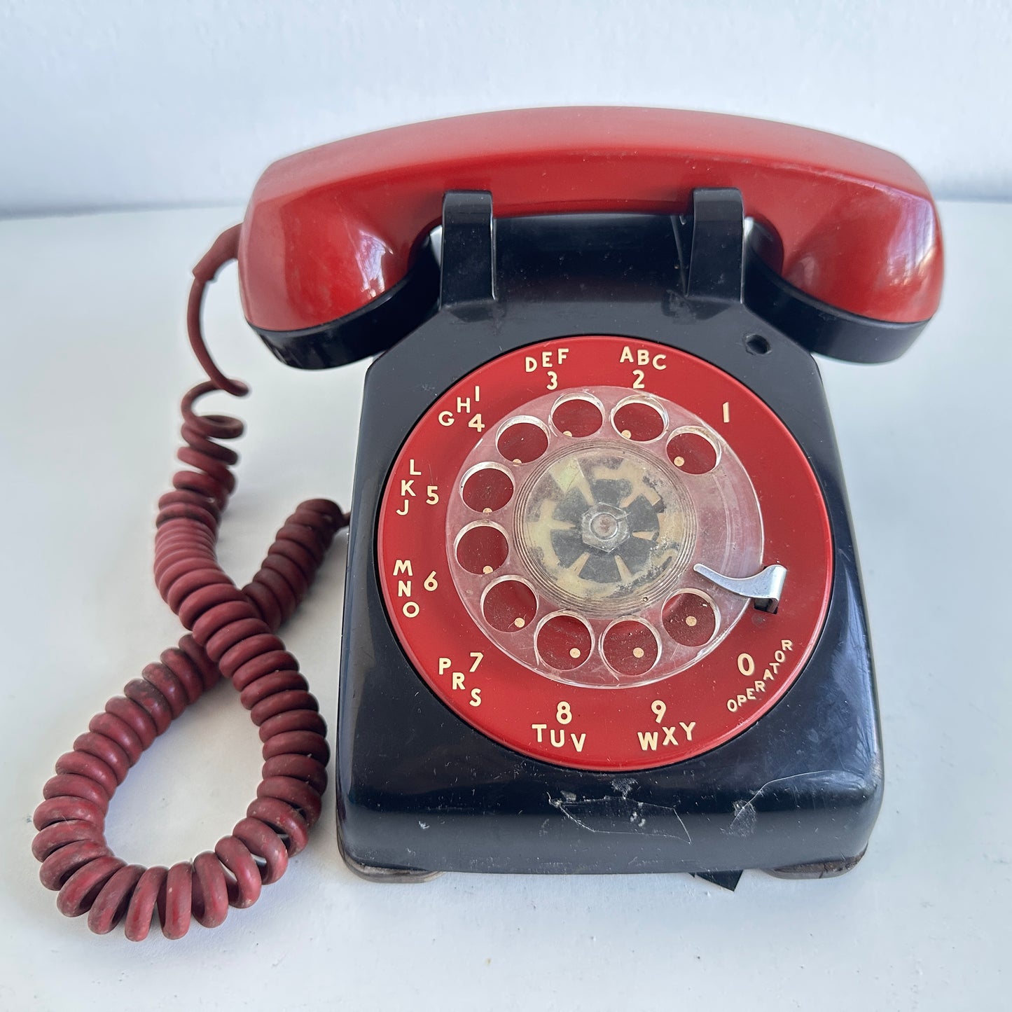 EL093 RED & BLACK ROTARY PHONE