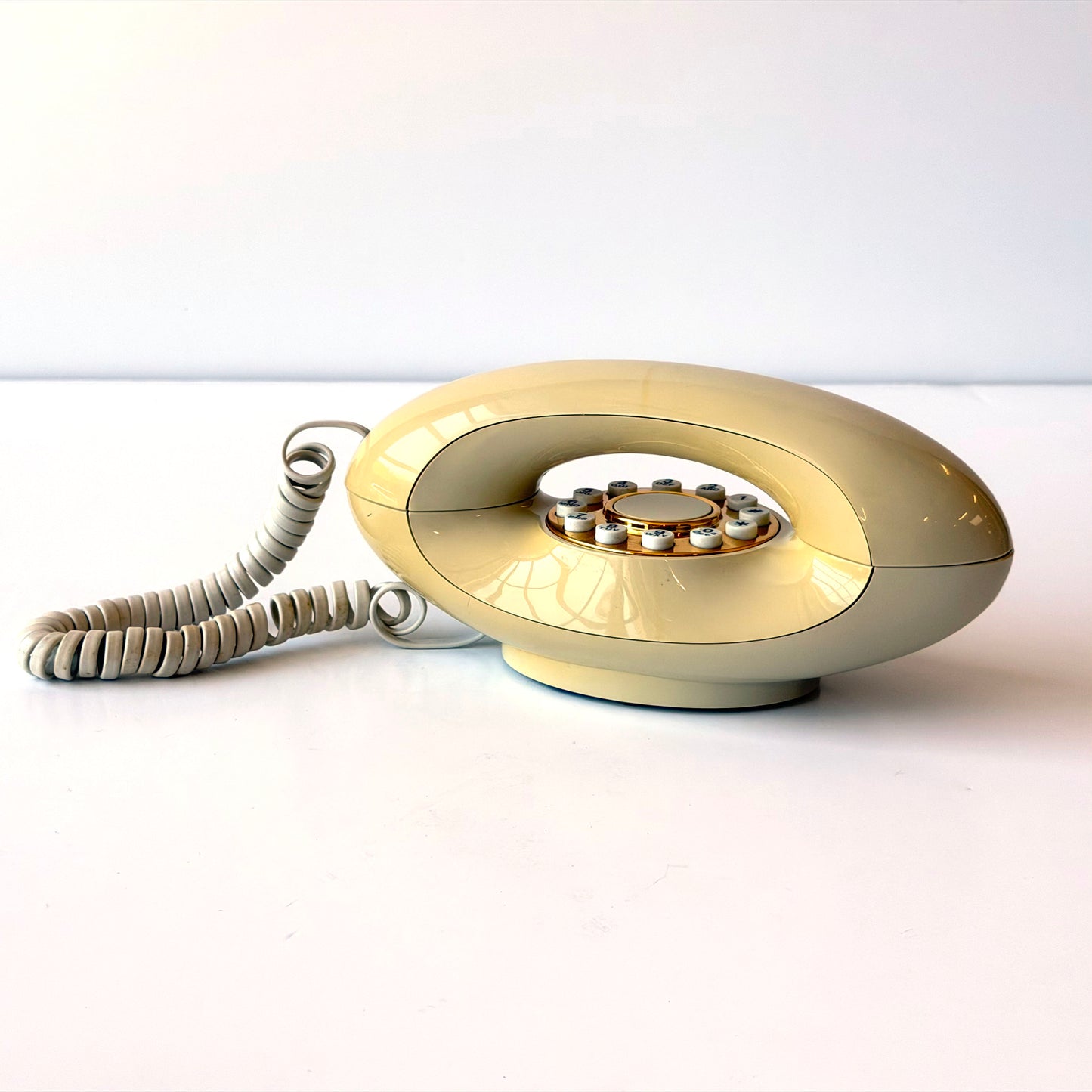 EL098 CREAM AND GOLD 70'S PHONE