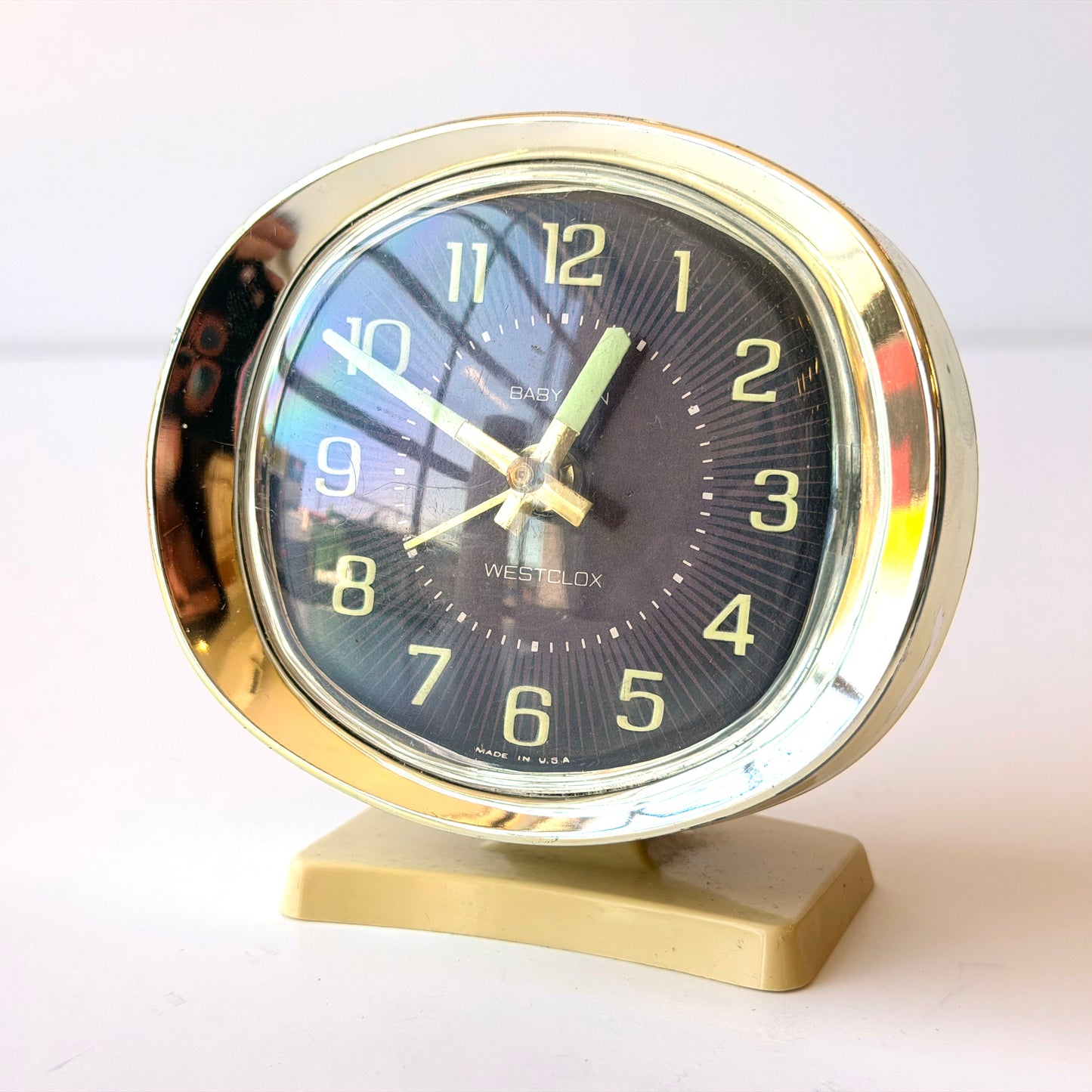 E101 FAUX BRASS AND CREAM ALARM CLOCK