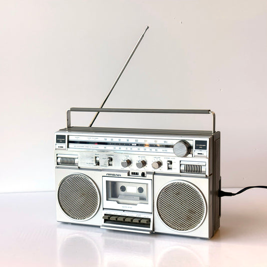 EL108 SOUNDESIGN PORTABLE RADIO / CASSETTE PLAYER