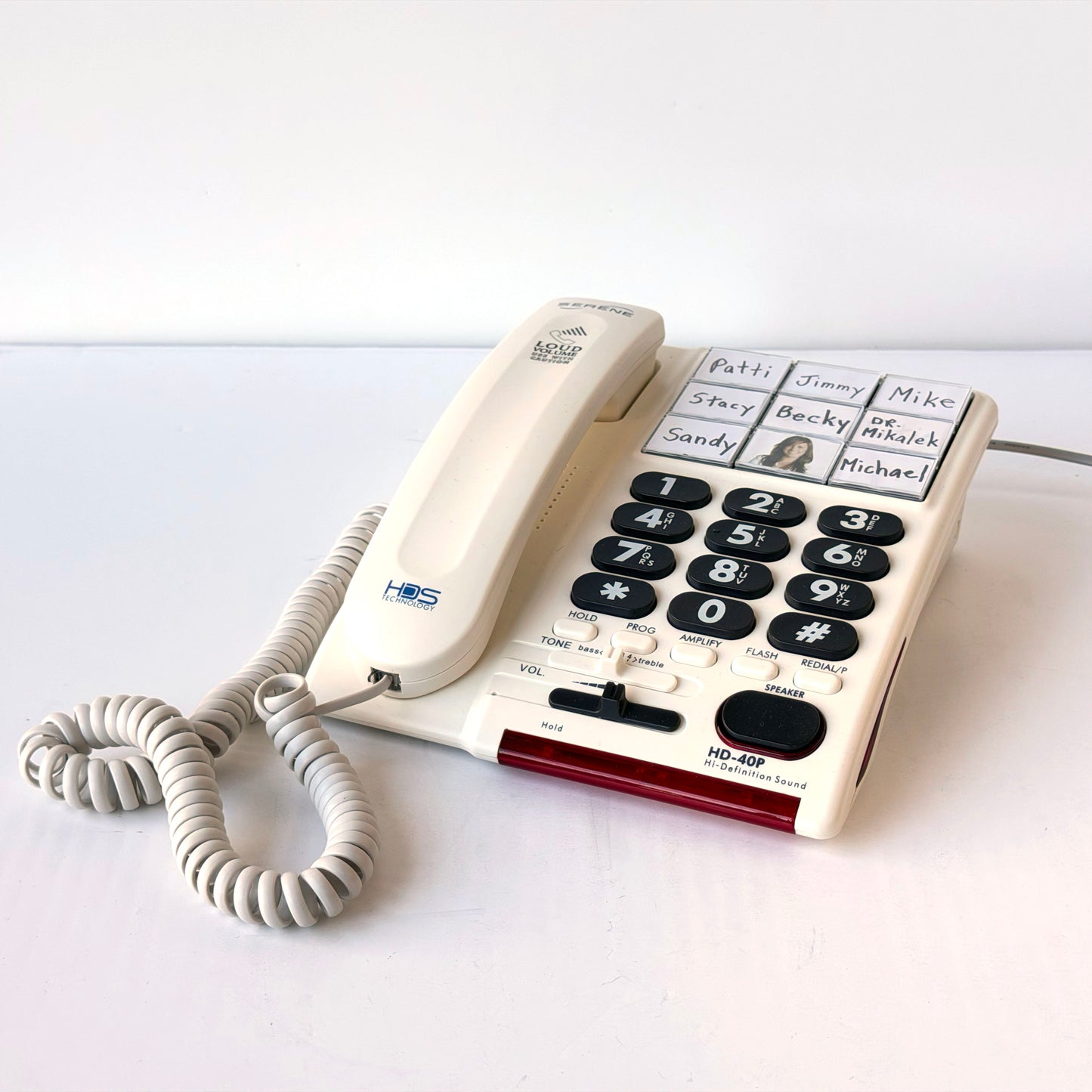 EL111 SERENE WHITE PHONE WITH LARGE BLACK BUTTONS