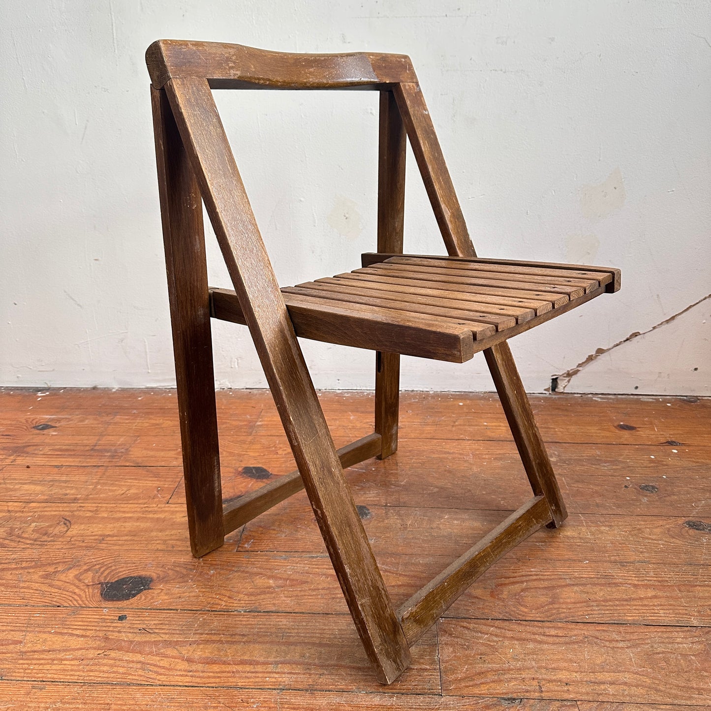 FC001 TRIESTE WOOD FOLDING CHAIR