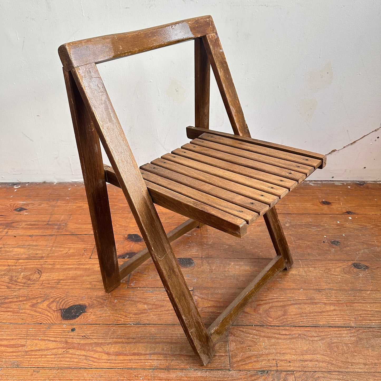FC001 TRIESTE WOOD FOLDING CHAIR