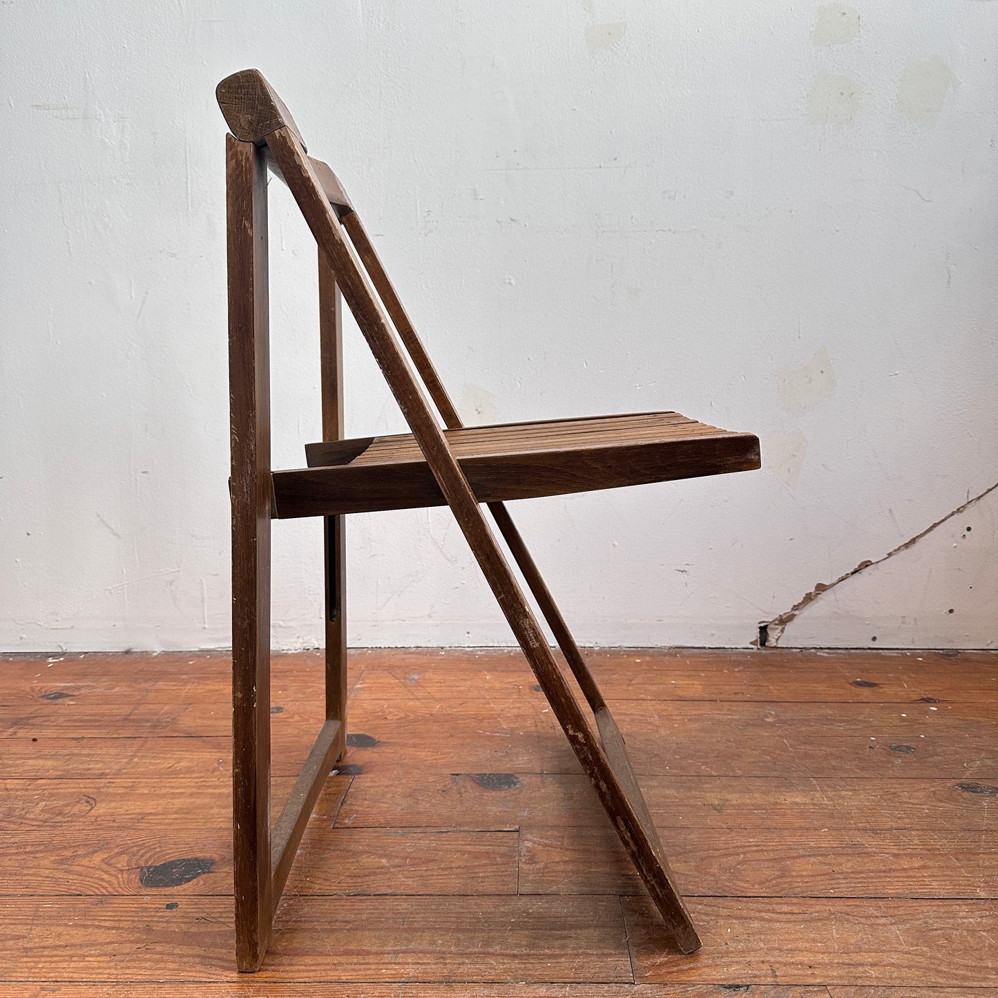 FC001 TRIESTE WOOD FOLDING CHAIR