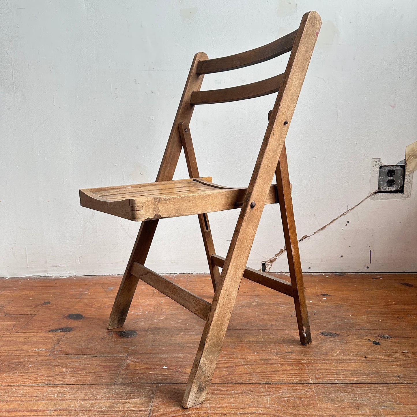 FC003 SLATTED WOOD FOLDING CHAIR