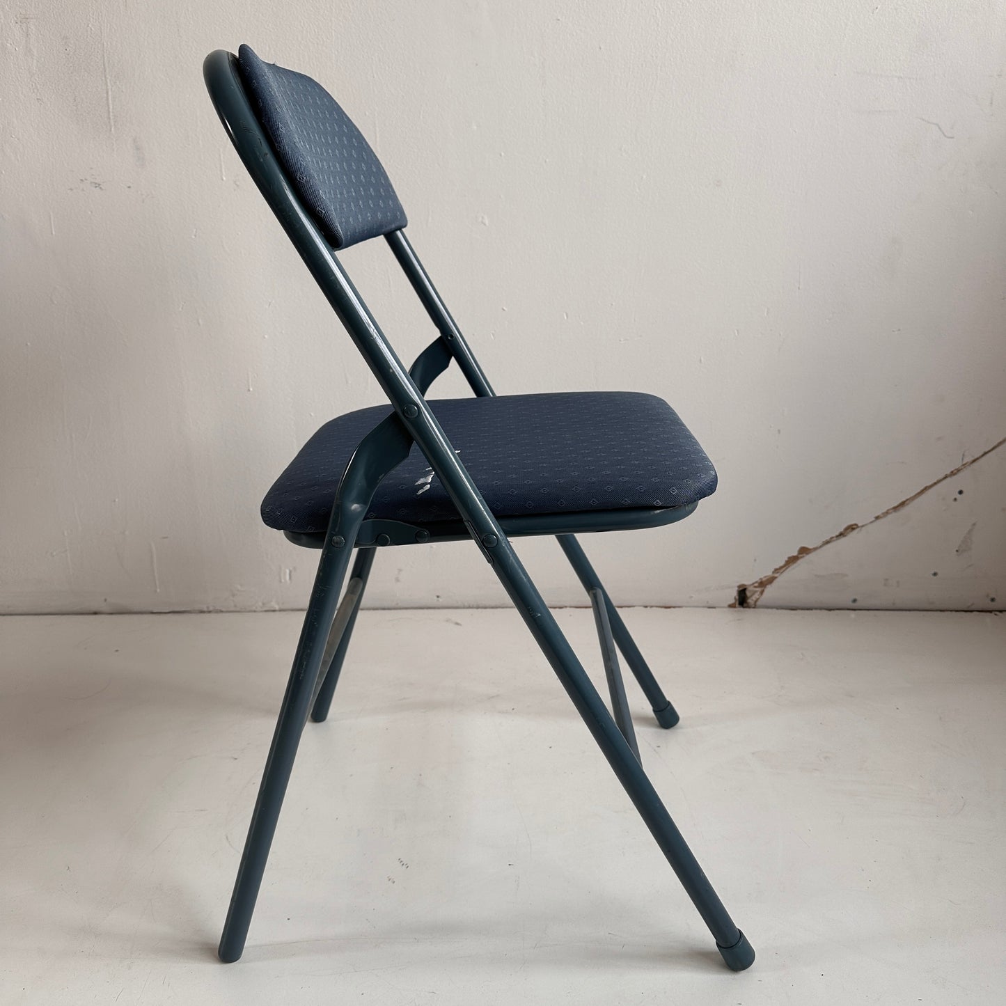 FC007 BLUE FABRIC AND METAL FOLDING CHAIR