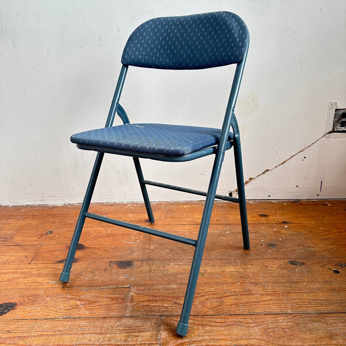 FC007 BLUE FABRIC AND METAL FOLDING CHAIR
