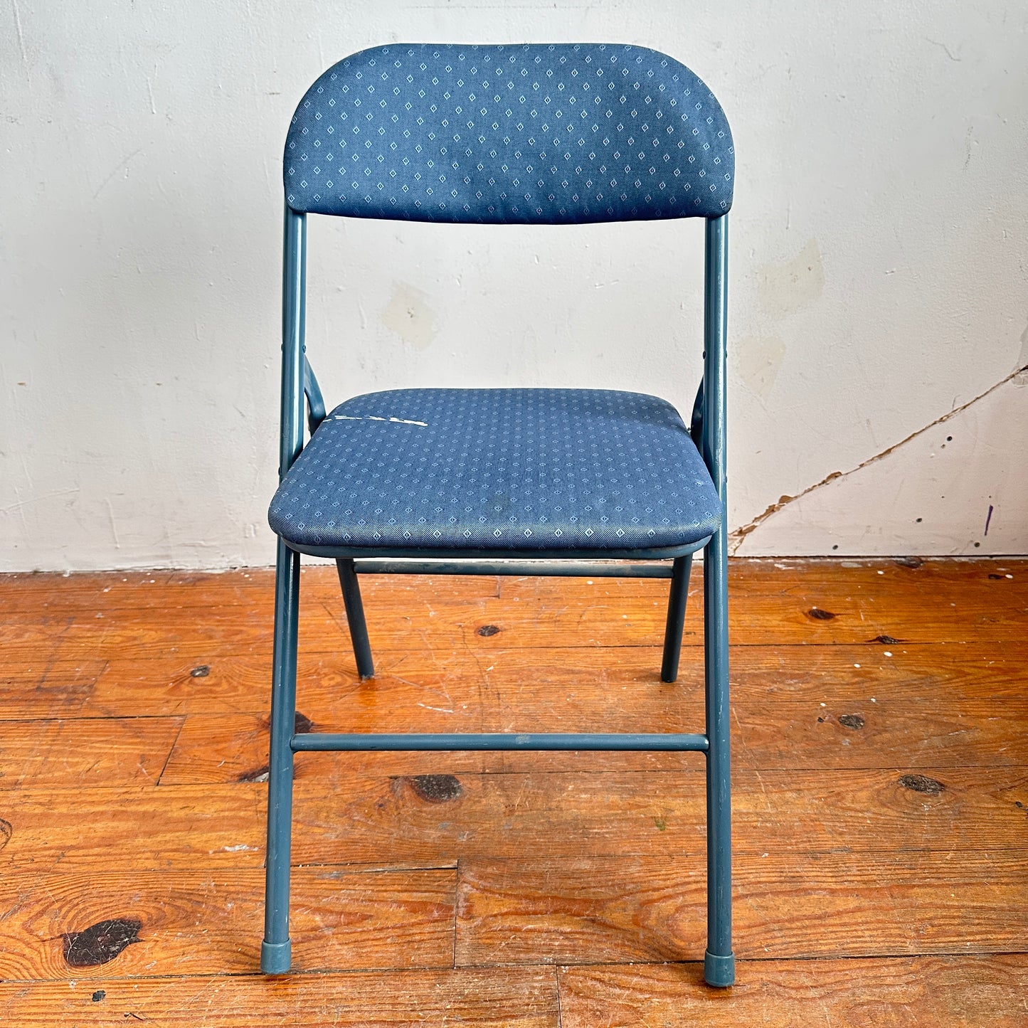 FC007 BLUE FABRIC AND METAL FOLDING CHAIR
