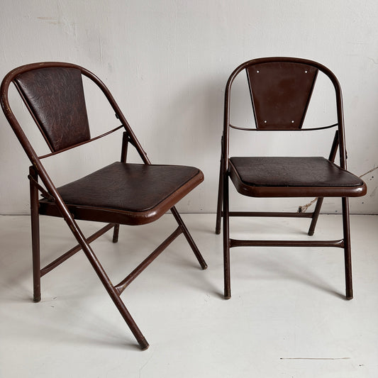 FC011 BROWN VINYL AND METAL FOLDING CHAIRS
