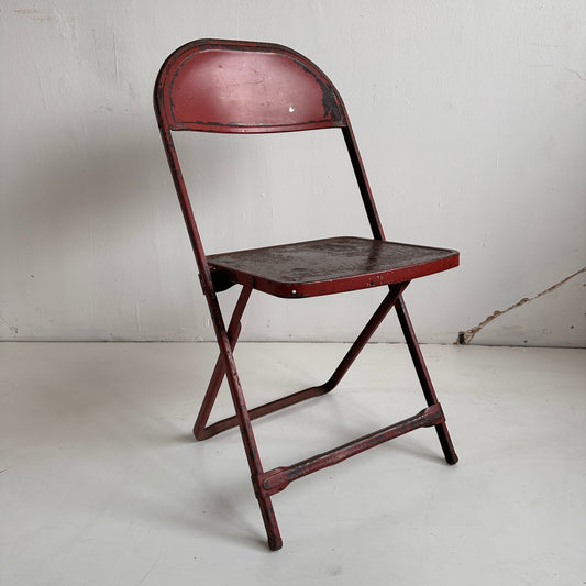 FC013 DISTRESSED RED METAL FOLDING CHAIR