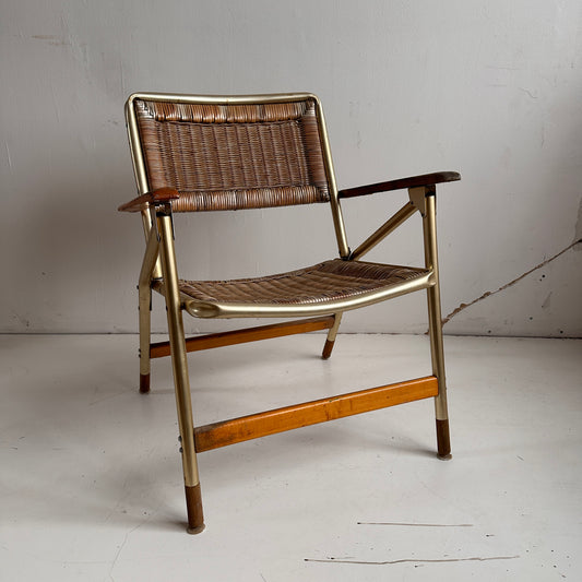 FC024 DISTRESSED WICKER & ALUMINUM FOLDING CHAIRS