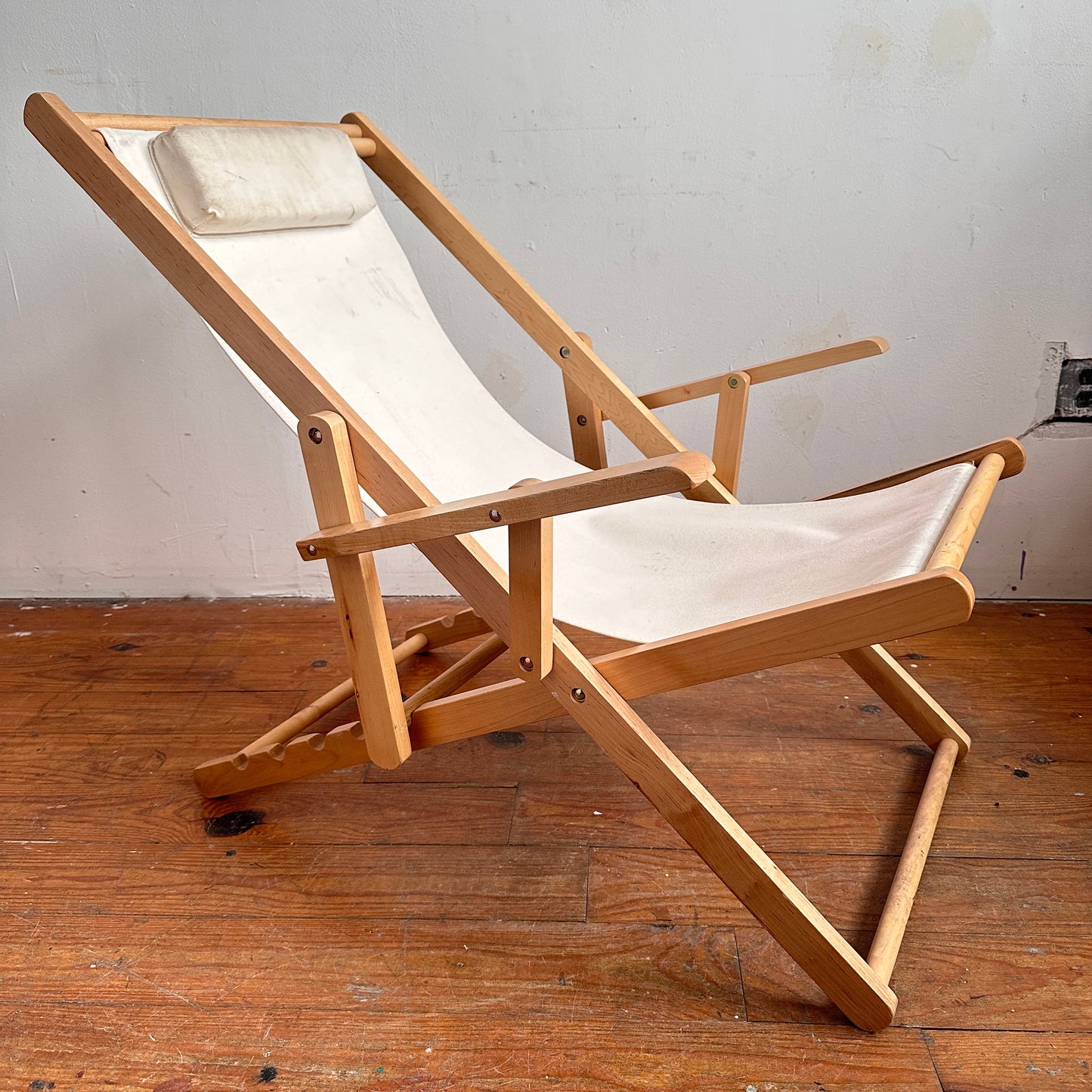 FC026 DISTRESSED BLONDE WOOD AND BEIGE FABRIC BEACH SLING CHAIR