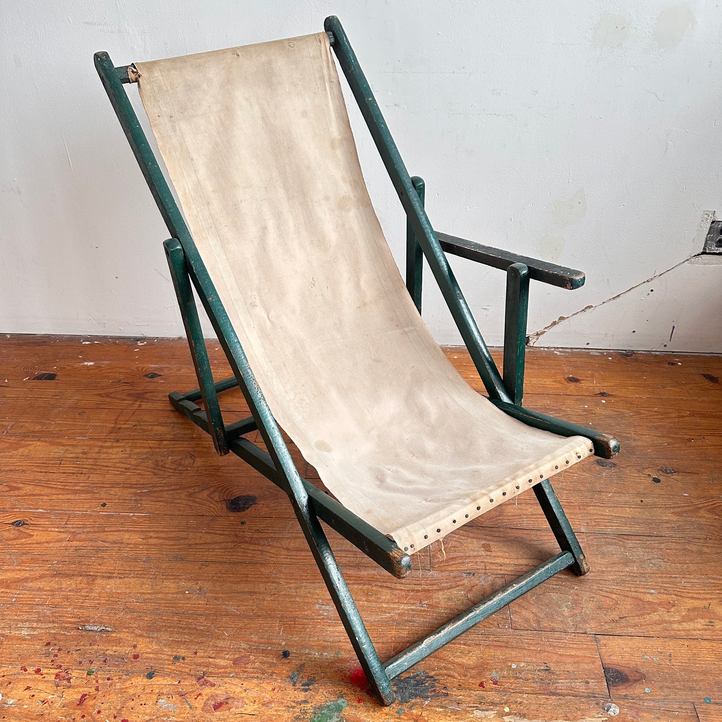 FC027 DISTRESSED ONE ARMED GREEN & BEIGE BEACH SLING CHAIR