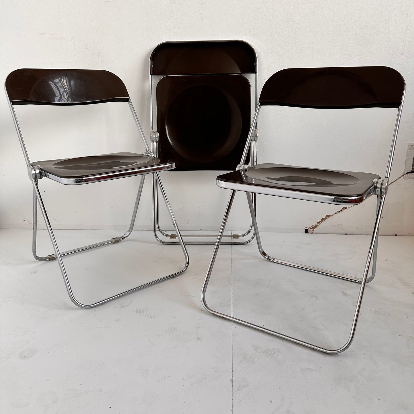 FC031 OPAQUE DARK BROWN PLIA CHAIRS
