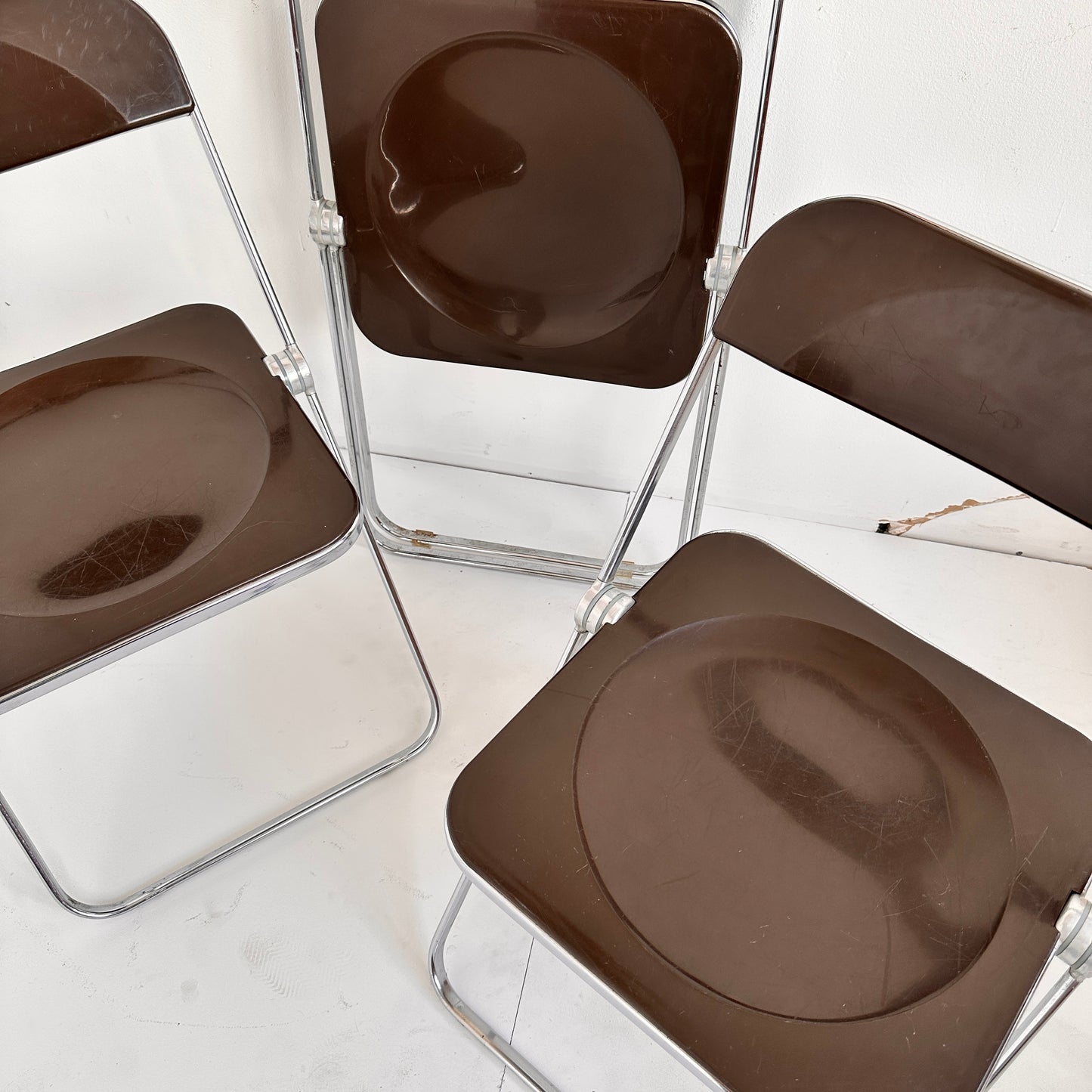 FC031 OPAQUE DARK BROWN PLIA CHAIRS