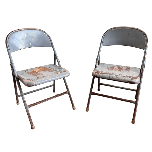 FC038 HEAVILY DISTRESSED BLUE RUSTY FOLDING CHAIRS