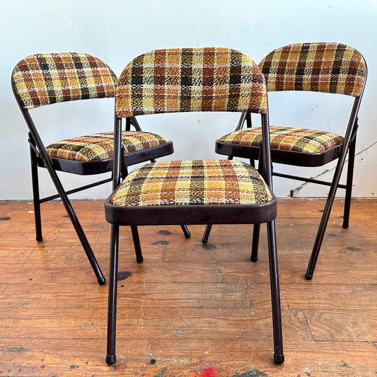 FC044 METAL FOLDING CHAIRS WITH PLAID UPHOLSTRY