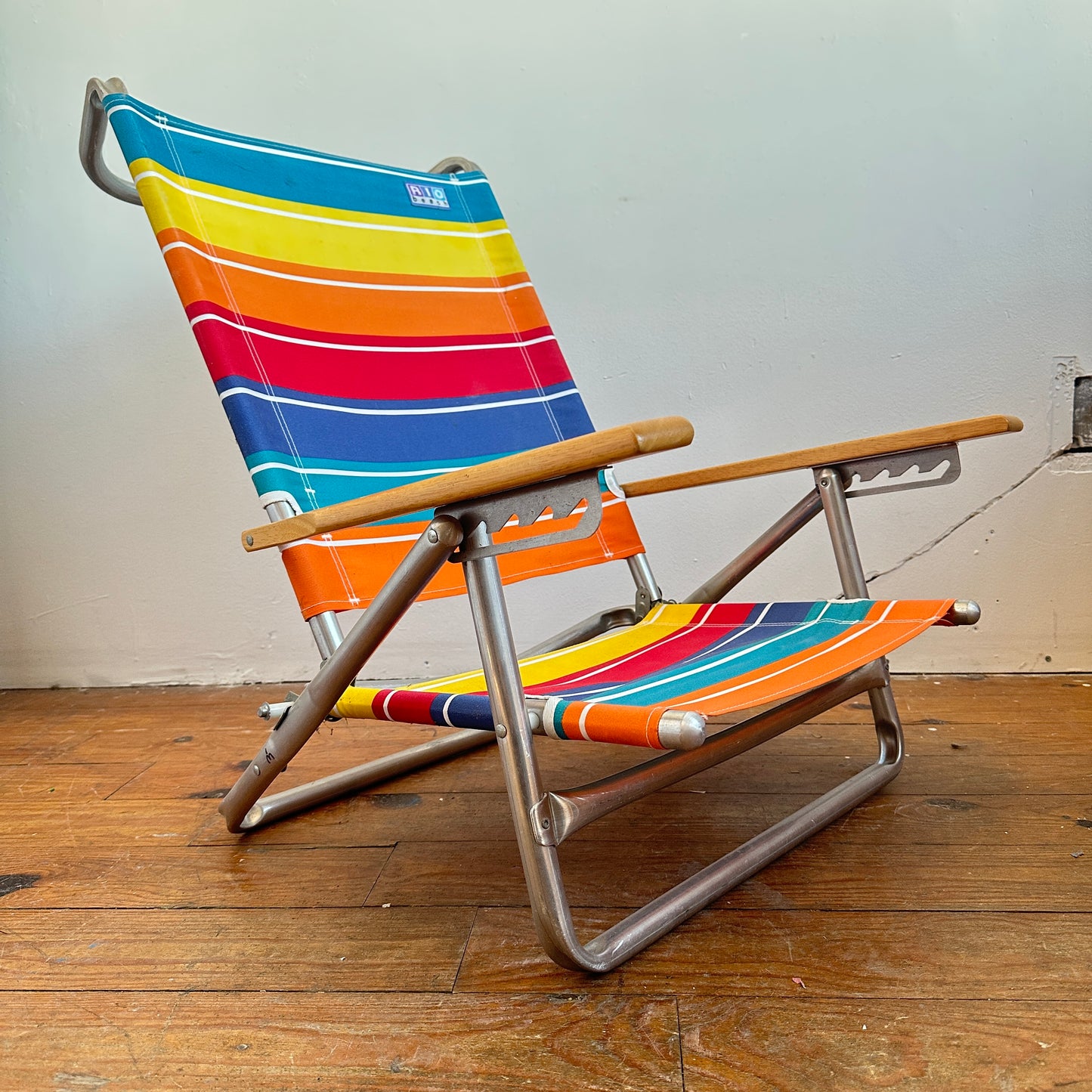 FC046 STRIPED FABRIC FOLDING BEACH CHAIR