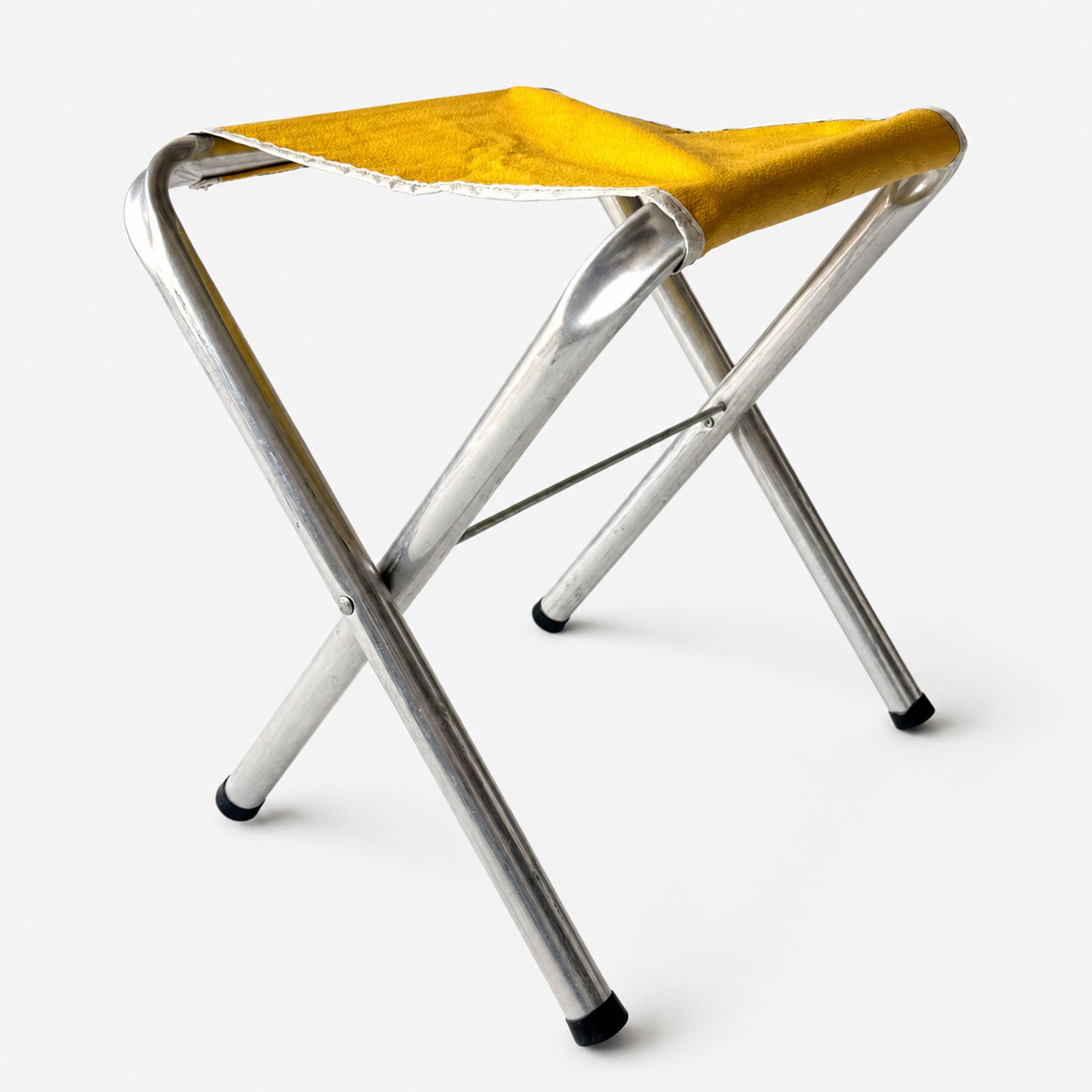 FC053 VINTAGE YELLOW FOLDING CAMP STOOL