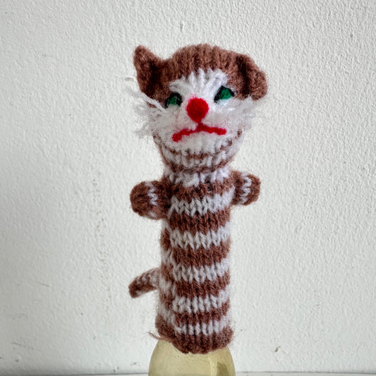 GT010 MR ATTITUDE KITTEN FINGER PUPPET