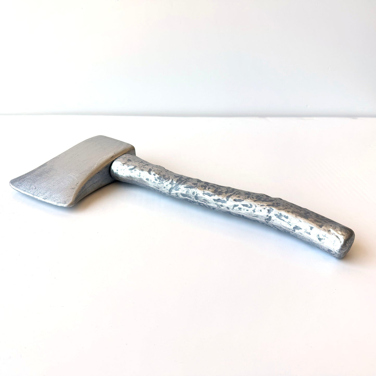 GT022 SILVER PLASTIC AXE