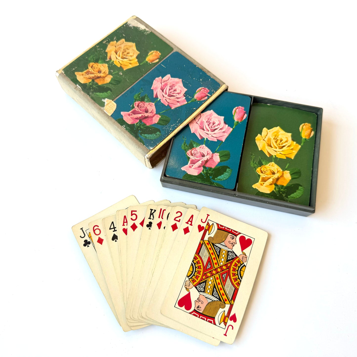 GT024 VINTAGE DOUBLE SET ROSE PLAYING CARDS