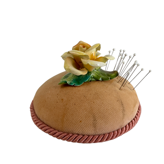 HC005 YELLOW FLOWER PEACH PIN CUSHION