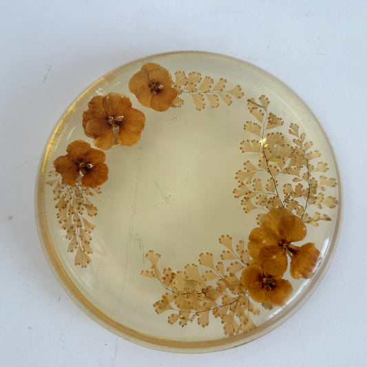 KT016 AMBER FLORAL RESIN TRIVET