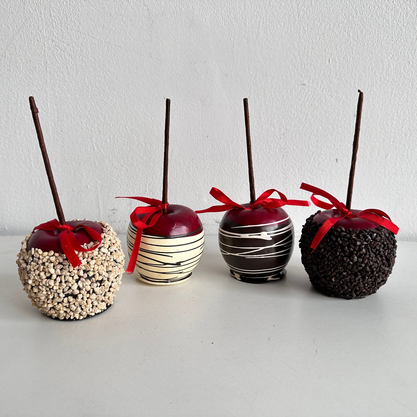 KT023 SET OF 4 FAUX CANDY APPLES