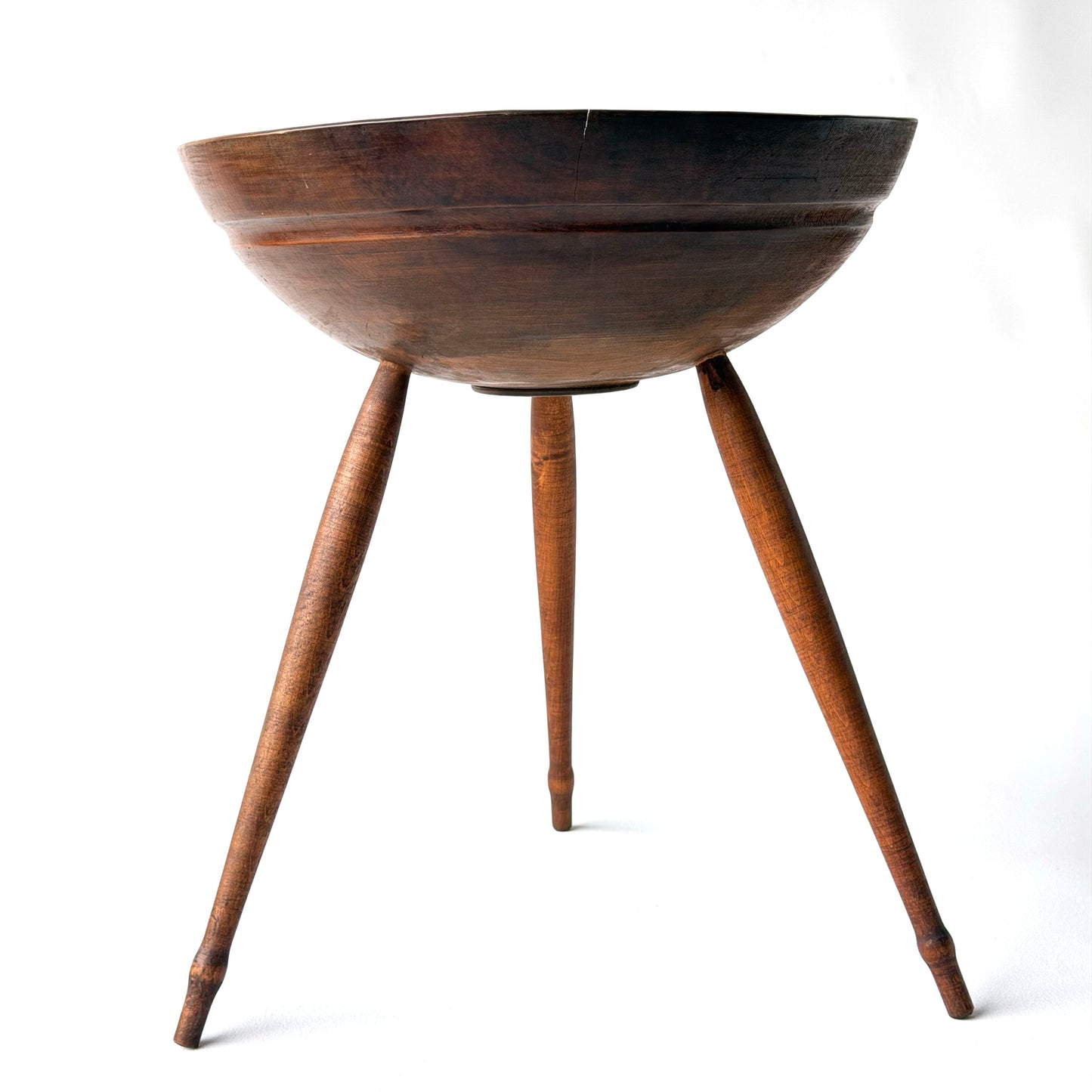 KT028 ANTIQUE WOODEN TRIPOD BOWL