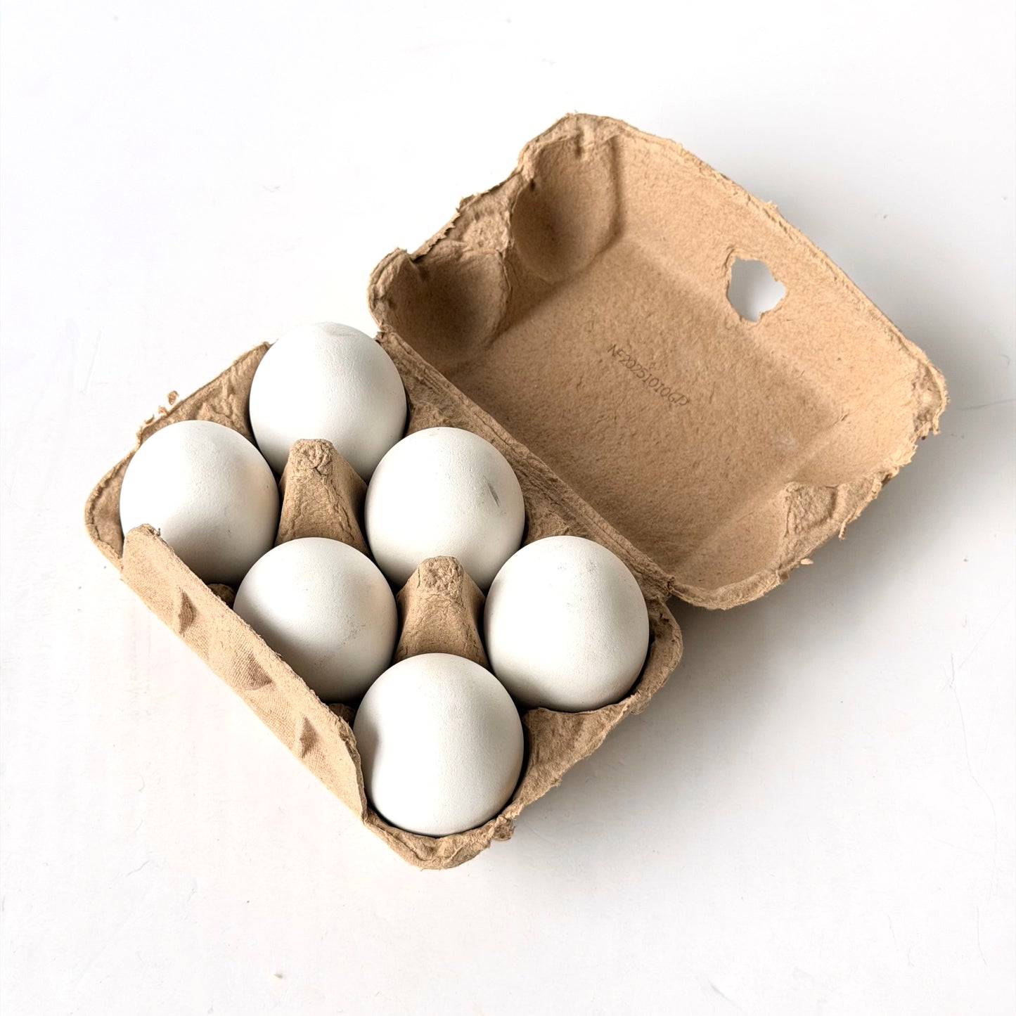 KT031 6 PACK OF WOODEN EGGS (PAINTABLE)
