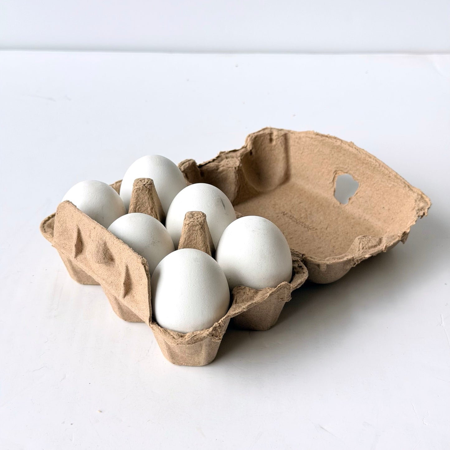 KT031 6 PACK OF WOODEN EGGS (PAINTABLE)
