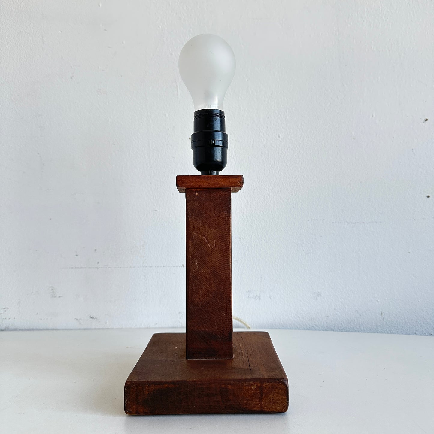 LI027 SIMPLE SHORT WOOD TABLE LAMP