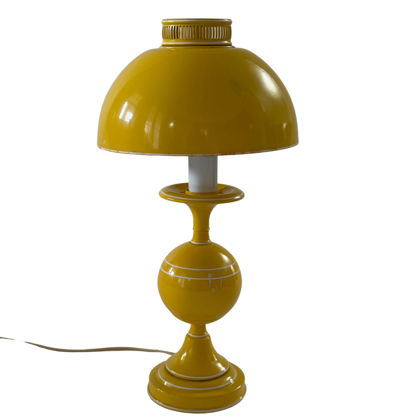 LI030 YELLOW ENAMEL METAL TABLE LAMP