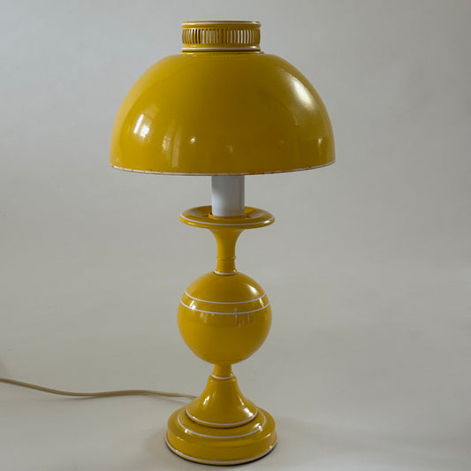 LI030 YELLOW ENAMEL METAL TABLE LAMP