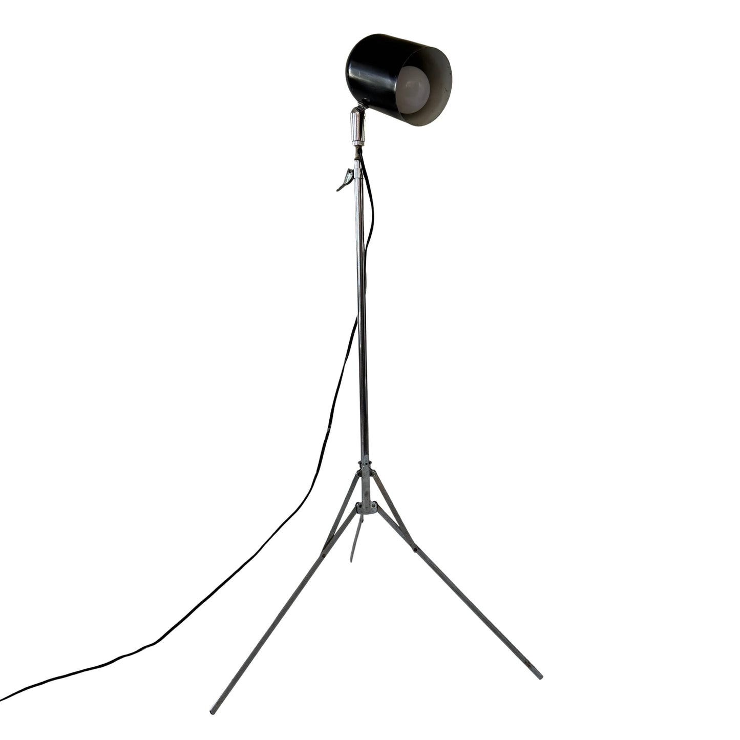 LI033 VINTAGE TELESCOPING TRIPOD LAMP