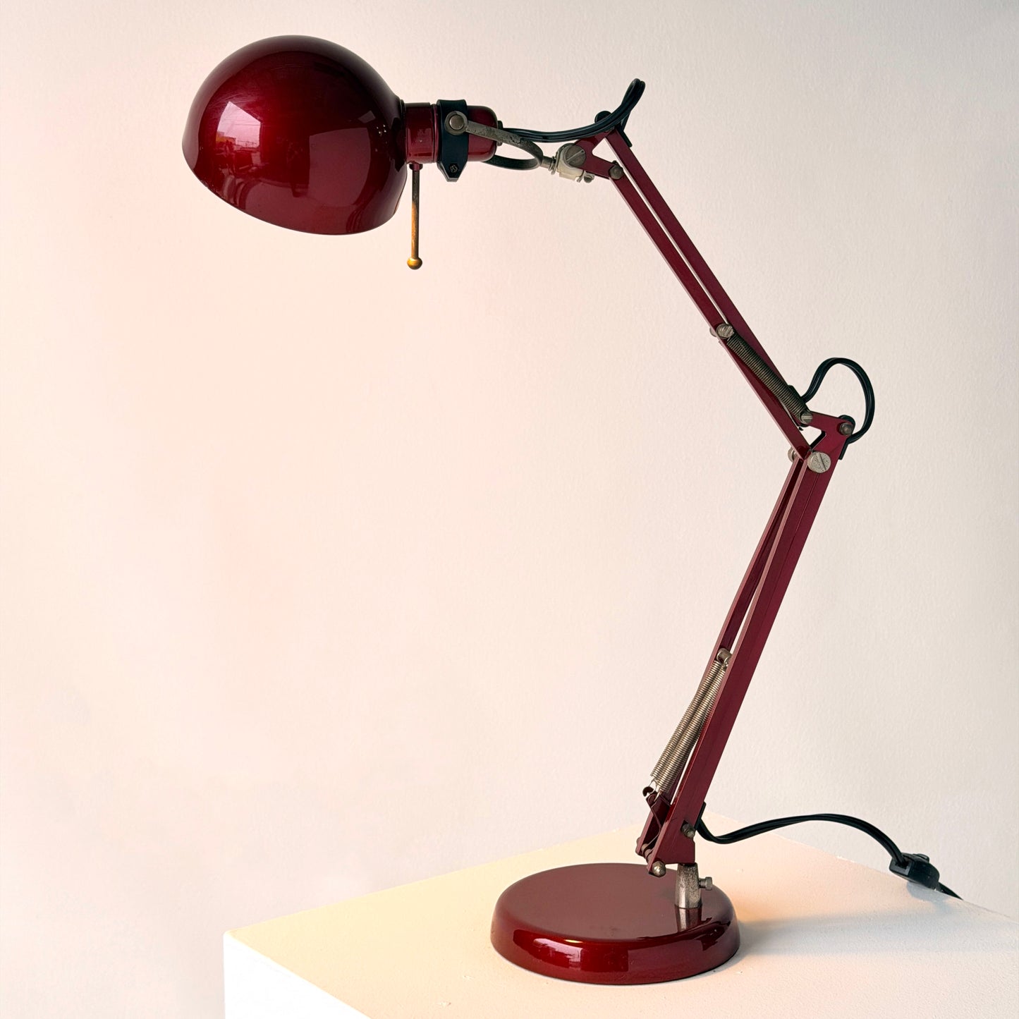 LI041 RED ADJUSTABLE TASK LAMP