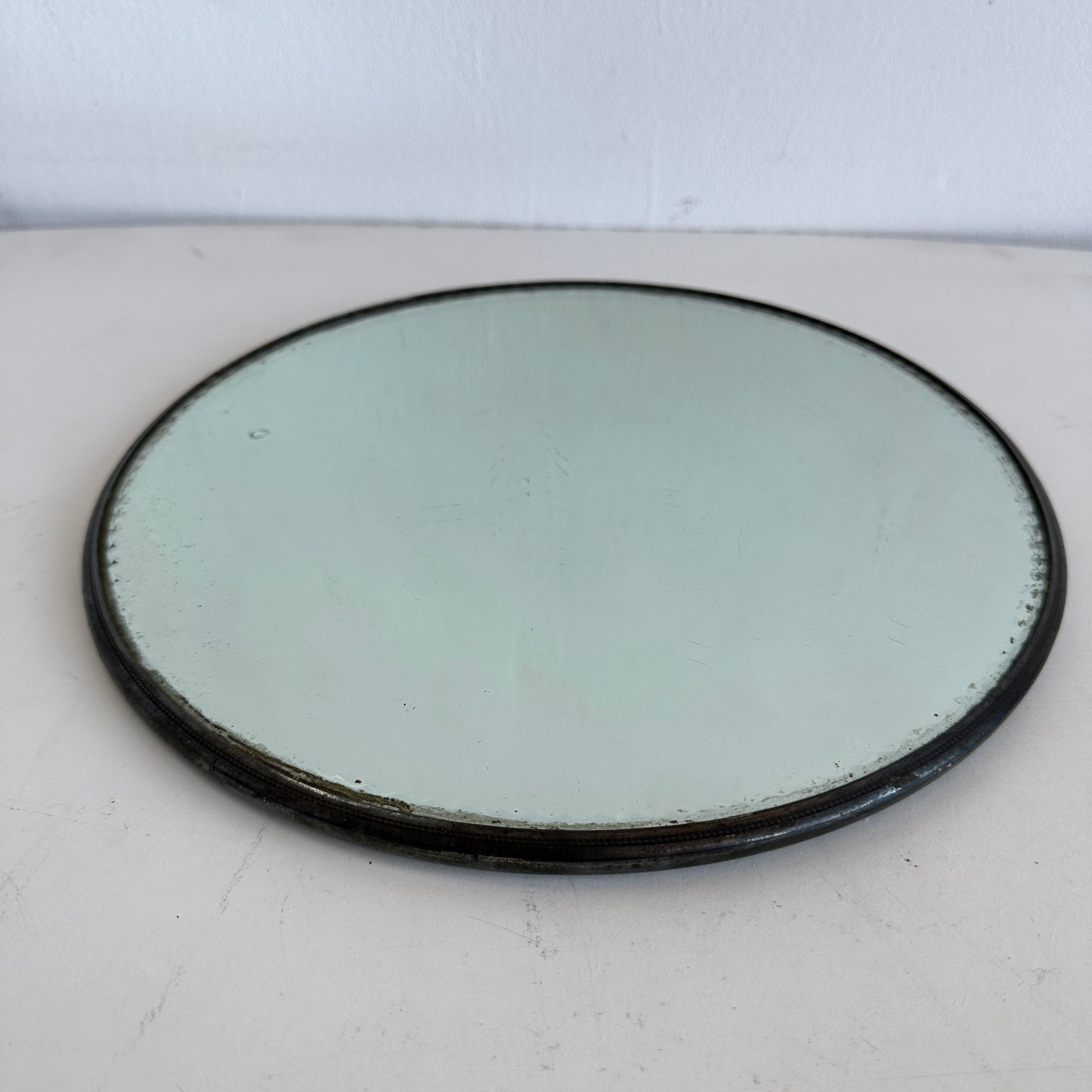 MR004 ROUND ANTIQUE BEVELED TABLETOP MIRROR