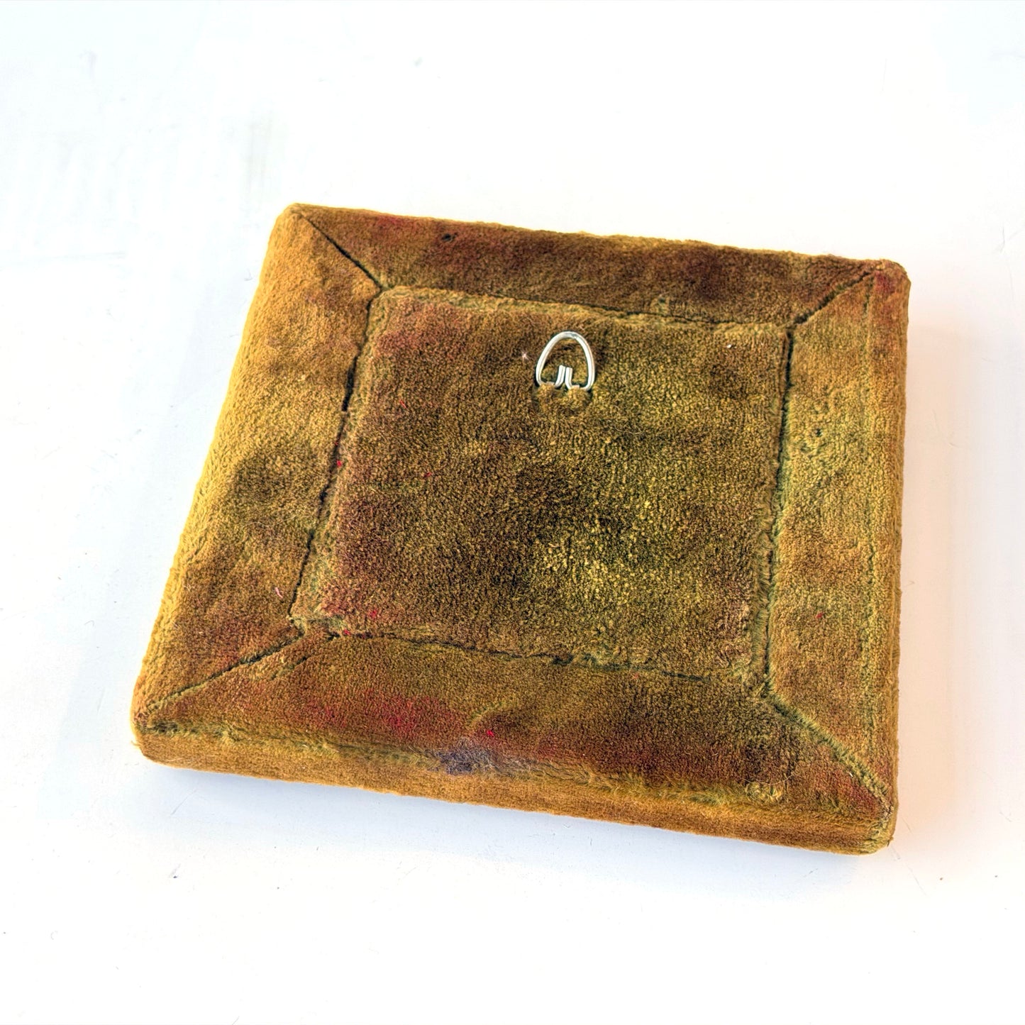 MR014 GOLDEN VELVET UPHOLSTERED BELVELED MIRROR