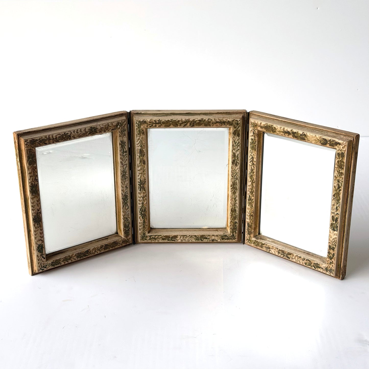 MR015 ORNATE TRIFOLD VANITY MIRROR