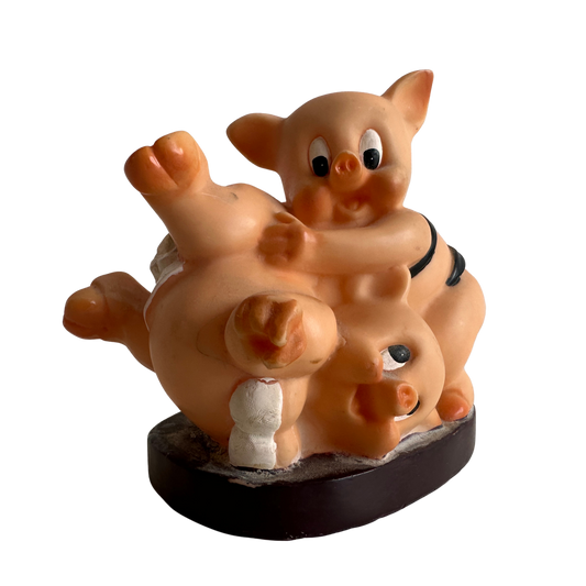 OB002 PLAYFUL PIGGIES
