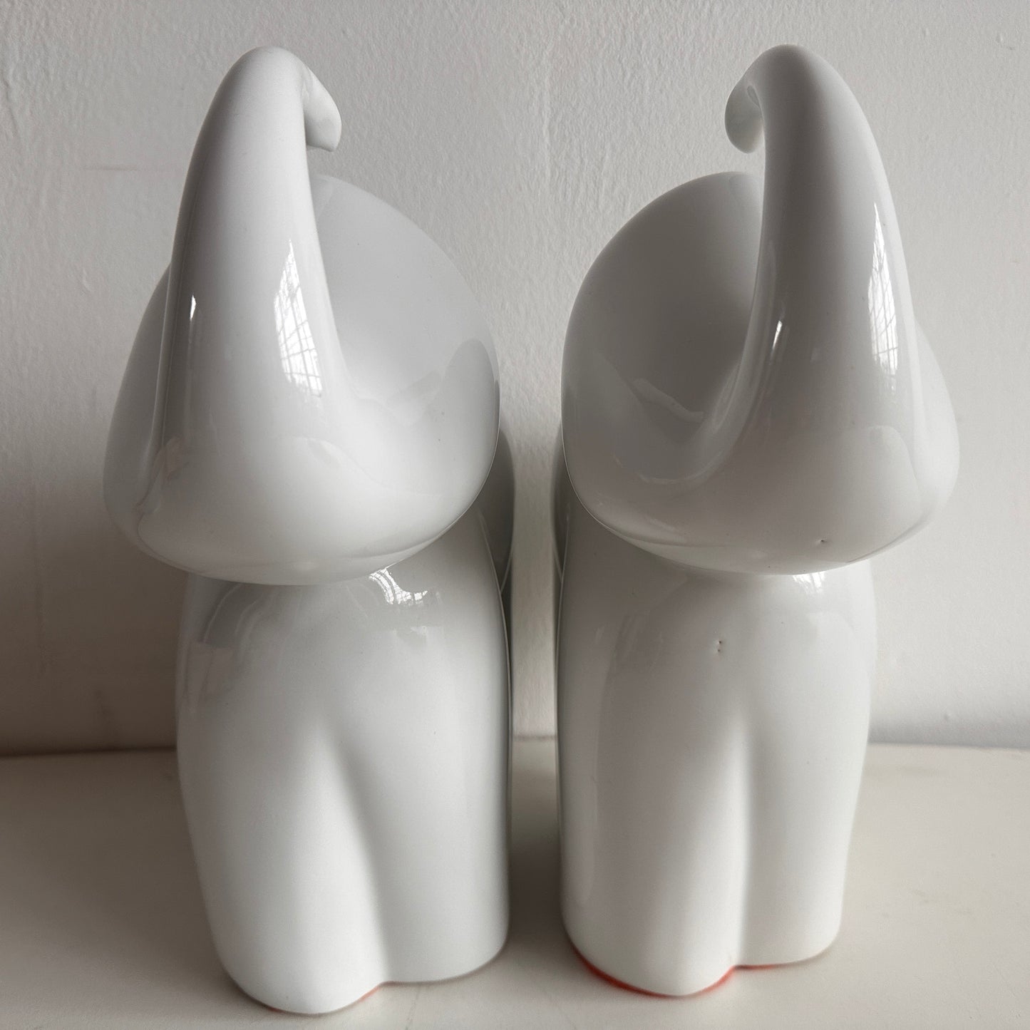 OB012 WHITE CERAMIC ELEPHANT PAIR