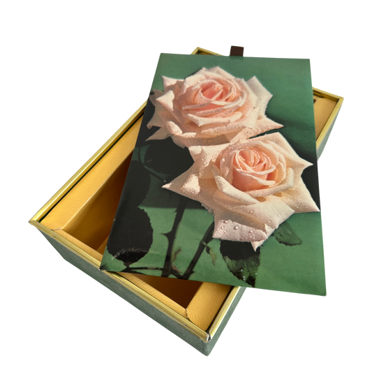 OB033 GREEN AND GOLD PALE PINK ROSE BOX